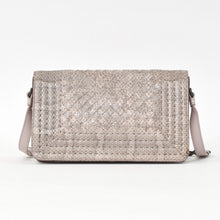 Load the image into the gallery viewer. 極美品 BOTTEGAVENETA ボッテガヴェネタ イントレチャート リアルト チェーン ショルダーバッグ B05504198Z ピンク 中古 4a004771