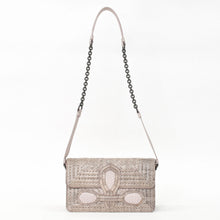 Load the image into the gallery viewer. 極美品 BOTTEGAVENETA ボッテガヴェネタ イントレチャート リアルト チェーン ショルダーバッグ B05504198Z ピンク 中古 4a004771