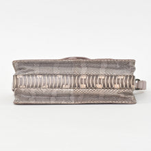 Load the image into the gallery viewer. 極美品 BOTTEGAVENETA ボッテガヴェネタ イントレチャート リアルト チェーン ショルダーバッグ B05504198Z ピンク 中古 4a004771