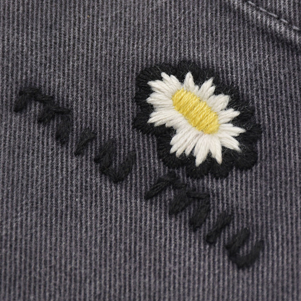 MIUMIU ミュウミュウ デニムパンツ ジーンズ MP1272 サイズ40S ジップアップ ブラック フラワーモチーフ 刺繍ロゴ 美品 中古 4a000480