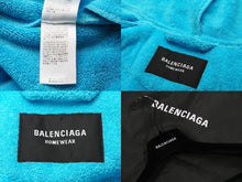 画像をギャラリービューアに読み込む, BALENCIAGA バレンシアガ バスローブ ホテル＆リゾート コットン フード付 タオル生地 ハンガー ガーメント ブルー 美品 中古 48010
