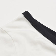 Load image into Gallery viewer, 極美品 COURREGES クレージュ アシンメトリー ワンショルダー トップス 323JT0209JS0070 長袖Tシャツ ブランドロゴ刺繍 ホワイト ブラック Sサイズ レディース 中古 4a004941