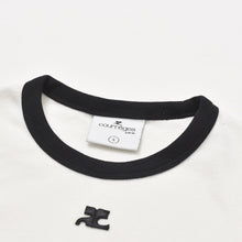 Load image into Gallery viewer, 極美品 COURREGES クレージュ シグニチャー コントラスト リンガーTシャツ 41-158-13-021918 Tシャツ カットソー ブランドロゴ刺繍 ホワイト ブラック Sサイズ レディース 中古 4a004942