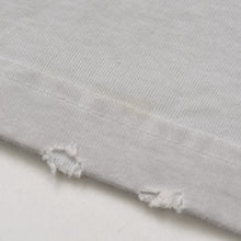 Load image into Gallery viewer, 極美品 BALENCIAGA バレンシアガ Tシャツ メタルロゴ 694576 TMV88 ダメージ加工 ペイント サイズL グレー コットン中古 4a004943