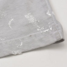 Load image into Gallery viewer, 極美品 BALENCIAGA バレンシアガ Tシャツ メタルロゴ 694576 TMV88 ダメージ加工 ペイント サイズL グレー コットン中古 4a004943