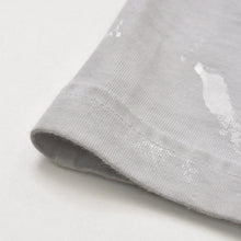Load image into Gallery viewer, 極美品 BALENCIAGA バレンシアガ Tシャツ メタルロゴ 694576 TMV88 ダメージ加工 ペイント サイズL グレー コットン中古 4a004943