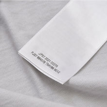 Load image into Gallery viewer, 極美品 BALENCIAGA バレンシアガ Tシャツ メタルロゴ 694576 TMV88 ダメージ加工 ペイント サイズL グレー コットン中古 4a004943
