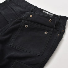 Load image into Gallery viewer, 極美品 BALENCIAGA バレンシアガ Flared Cargo pants フレアドカーゴパンツ 783694 TNW11 2WAY サイズXS ブラック 中古 4a004944