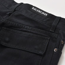 Load image into Gallery viewer, 極美品 BALENCIAGA バレンシアガ Flared Cargo pants フレアドカーゴパンツ 783694 TNW11 2WAY サイズXS ブラック 中古 4a004944