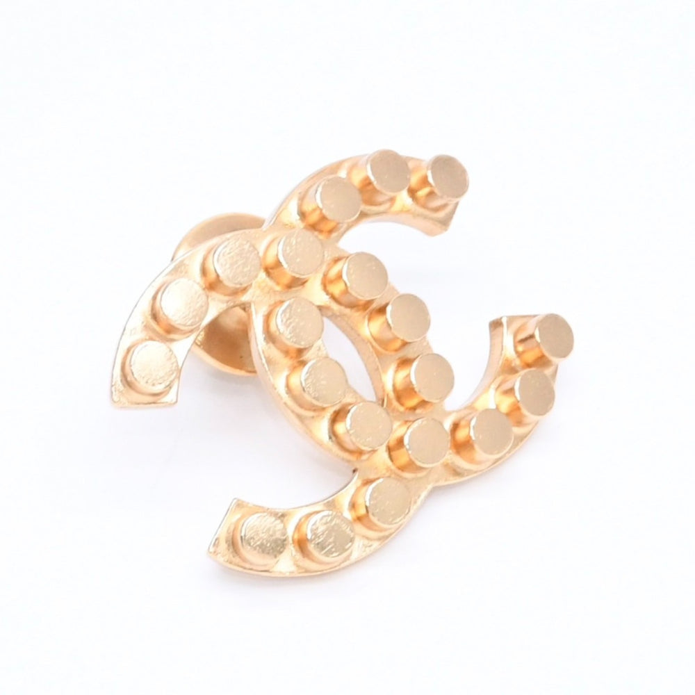 Very Good Condition CHANEL Coco Mark Pin Brooch Weight Approximately 9.16g 02A Engraved Studs GP Metal Gold Used 4a005154