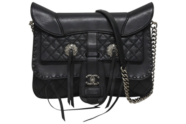 極美品 CHANEL シャネル Paris-Dallas フリンジ フラップ サドルバッグ キルティング 2014年 19番台 カーフスキン ブラック 4b011468