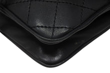 Load image into Gallery viewer, 極美品 CHANEL シャネル Paris-Dallas フリンジ フラップ サドルバッグ キルティング 2014年 19番台 カーフスキン ブラック 4b011468