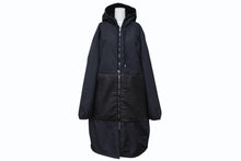 Load image into Gallery viewer, 新品同様 CHROME HEARTS クロムハーツ ダガージップ ムートン ロングコート クロスパッチ レザー ナイロン サイズXL 中古 4b011470