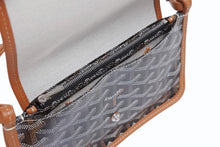 Load image into Gallery viewer, 新品未使用 GOYARD ゴヤール プリュメ ポーチウォレット ショルダーバッグ ブラウン PVC レザー シルバー金具 中古 4b011431