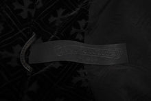 Load image into Gallery viewer, 新品未使用 CHROME HEARTS クロムハーツ ブラック ベルベット クロスダーク パターン 長袖シャツ サイズS 中古 4b011445