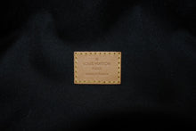 Load image into Gallery viewer, 極美品 LOUIS VUITTON ルイヴィトン バムバッグ ボディバッグ ウエストバッグ M43644 モノグラム ブラウン ゴールド金具 中古 4b011618