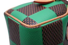 Load image into Gallery viewer, 極美品 LOUIS VUITTON ルイヴィトン スピーディ バンドリエール18 2WAYバッグ N40534 ダミエ ポップ グリーン ゴールド金具 中古 4b011774