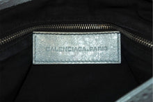 Load image into Gallery viewer, BALENCIAGA バレンシアガ Giant City ジャイアント シティ 2WAYバッグ 204529 ブルー シルバー金具 美品 中古 4b011368