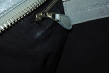 Load image into Gallery viewer, BALENCIAGA バレンシアガ Giant City ジャイアント シティ 2WAYバッグ 204529 ブルー シルバー金具 美品 中古 4b011368