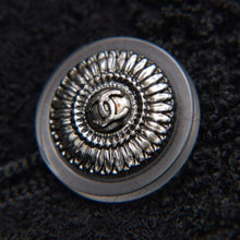 Load image into Gallery viewer, 極美品 CHANEL シャネル ツイード ジャケット P36437V26291 ブラック ウール ナイロン モヘア サイズ46 中古 4b013314