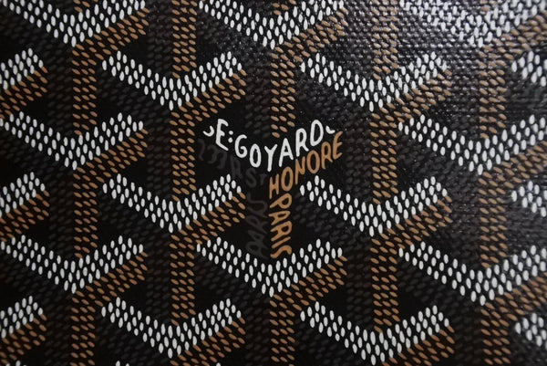 New and unused GOYARD Goyard Pouch Vendome Cosmetic Pouch Brown Silver Hardware Used 4b003702