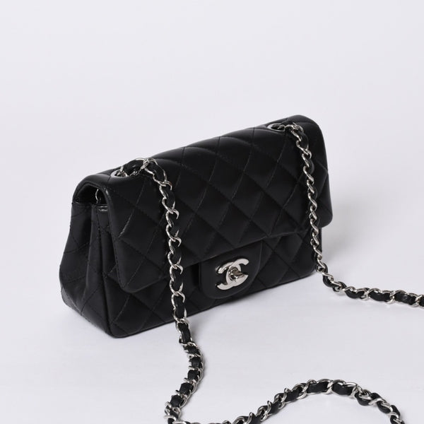 Very Good Condition CHANEL Mini Matelasse 19 S Flap S Chain Shoulder Bag No. 26 Lambskin Coco Mark Silver Hardware Used 4a000416