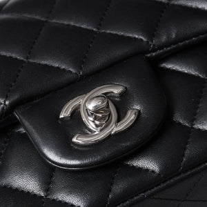 Very Good Condition CHANEL Mini Matelasse 19 S Flap S Chain Shoulder Bag No. 26 Lambskin Coco Mark Silver Hardware Used 4a000416