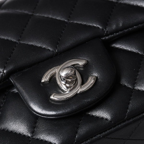 Very Good Condition CHANEL Mini Matelasse 19 S Flap S Chain Shoulder Bag No. 26 Lambskin Coco Mark Silver Hardware Used 4a000416