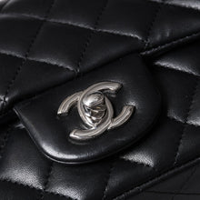 画像をギャラリービューアに読み込む, 極美品 CHANEL シャネル ミニマトラッセ19 Sフラップ Sチェーンショルダーバッグ 26番台 ラムスキン ココマーク シルバー金具 中古 4a000416