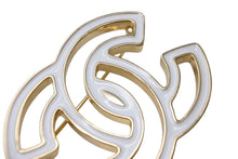 Load image into Gallery viewer, 極美品 CHANEL シャネル ココマーク ブローチ 重量約31.3g B24A刻印 メタル ゴールド ホワイト バイカラー 中古 4b003932