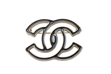 Load image into Gallery viewer, 極美品 CHANEL シャネル ココマーク ブローチ 重量約35.0g B24A刻印 メタル ゴールド ブラック バイカラー 中古 4b003933
