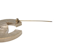 Load image into Gallery viewer, CHANEL シャネル ココマーク ブローチ 重量約23.5g B17V刻印 キルティング メタル シルバー ゴールド 美品 中古 4b003935