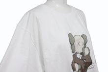 画像をギャラリービューアに読み込む, 新品未使用品 UNIQLO ユニクロ ｘ KAWS カウズ コラボ 半袖Tシャツ ホワイト サイズ XL 中古 4b005647