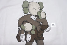 画像をギャラリービューアに読み込む, 新品未使用品 UNIQLO ユニクロ ｘ KAWS カウズ コラボ 半袖Tシャツ ホワイト サイズ XL 中古 4b005647