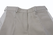 Load image into Gallery viewer, JIL SANDER ジルサンダー ショーツ ショートパンツ J03KA0230 サイズ32 切り替えデザイン ベージュ ウール レーヨン 美品 中古 4b005750
