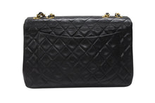 Load image into Gallery viewer, CHANEL シャネル デカマトラッセ Sフラップ Wチェーンショルダーバッグ 3番台 ココマーク ラムスキン ブラック ゴールド金具 良品 中古 4b006535
