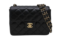 極美品 CHANEL シャネル ミニマトラッセ17 Sフラップ Sチェーンショルダーバッグ 8番台 ココマーク ラムスキン ブラック 中古 4b011617