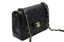 Load image into Gallery viewer, 極美品 CHANEL シャネル ミニマトラッセ17 Sフラップ Sチェーンショルダーバッグ 8番台 ココマーク ラムスキン ブラック 中古 4b011617