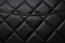 Load image into Gallery viewer, 新品同様 CHANEL シャネル チェーンショルダーウォレット 長財布 AP3807 ランダム番台 ココマーク ラムスキン ブラック 中古 4b011764