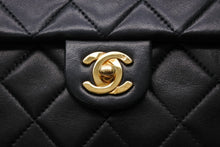 Load image into Gallery viewer, 極美品 CHANEL シャネル ミニマトラッセ20 Sフラップ Sチェーンショルダーバッグ A2800 2番台 ココマーク ラムスキン ブラック 中古 4b011636