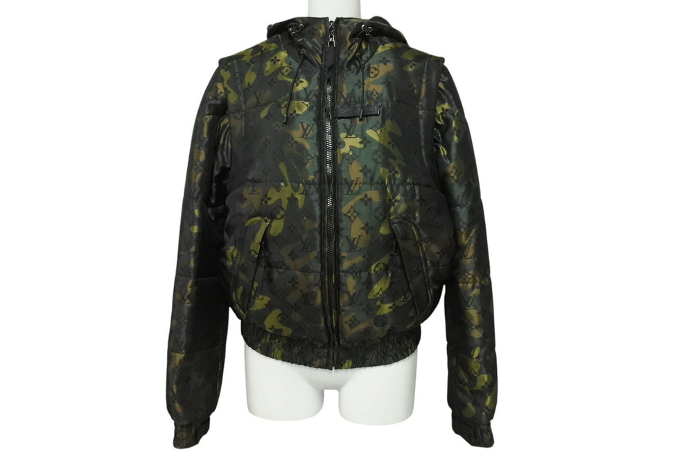 Louis Vuitton Louis Vuitton 2 way camo puffer jacket 2 way camouflage puffer jacket Good Condition Used 4c070289