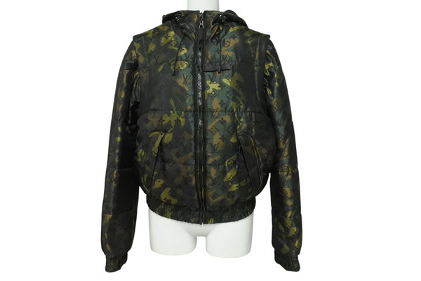 Louis Vuitton Louis Vuitton 2 way camo puffer jacket 2 way camouflage puffer jacket Good Condition Used 4c070289