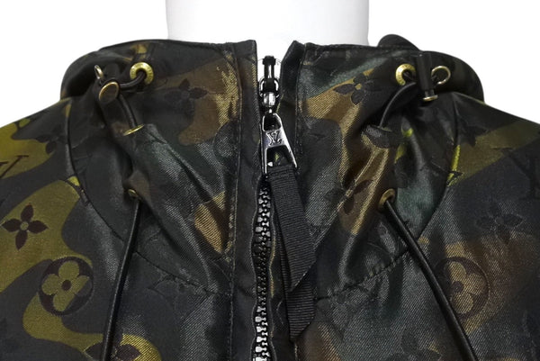 Louis Vuitton Louis Vuitton 2 way camo puffer jacket 2 way camouflage puffer jacket Good Condition Used 4c070289