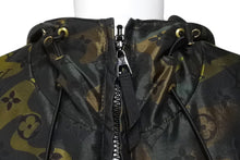 Load image into Gallery viewer, Louis Vuitton ルイヴィトン 2 way camo puffer jacket 2ウェイカモフラージュパファージャケット 美品 中古 4c070289