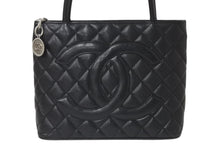Load image into Gallery viewer, 極美品 CHANEL シャネル 復刻トートバッグ ハンドバッグ 7番台 キャビアスキン ブラック ココマーク ロゴ 鞄 シルバー金具 中古 4c075959
