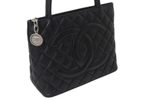 Load image into Gallery viewer, 極美品 CHANEL シャネル 復刻トートバッグ ハンドバッグ 7番台 キャビアスキン ブラック ココマーク ロゴ 鞄 シルバー金具 中古 4c075959