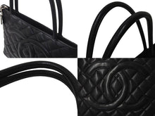 Load image into Gallery viewer, 極美品 CHANEL シャネル 復刻トートバッグ ハンドバッグ 7番台 キャビアスキン ブラック ココマーク ロゴ 鞄 シルバー金具 中古 4c075959