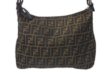 画像をギャラリービューアに読み込む, FENDI フェンディ ズッカ柄 ショルダーバッグ キャンバス レザー ブラウン シルバー金具 美品 中古 4c076004
