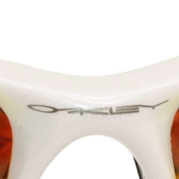 Oakley sunglasses, eyewear, white, mirrored lenses, size 55◻21 135 Made in USA Excellent condition Used 4a000346