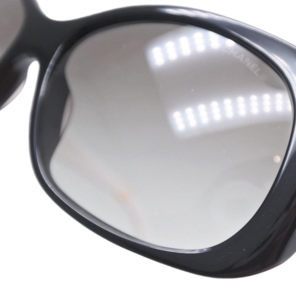 CHANEL シャネル サングラス アイウェア 5123 c.1026/11 サイズ55□15 135 ココマーク ホワイト ブラック 美品 中古 4a000036